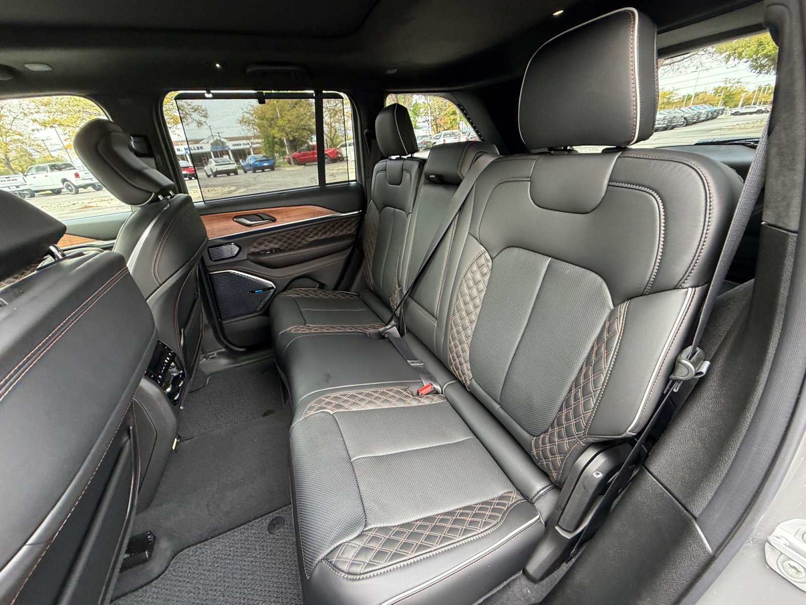 New 2027 Jeep Grand Cherokee Summit AWD/4WD image 15
