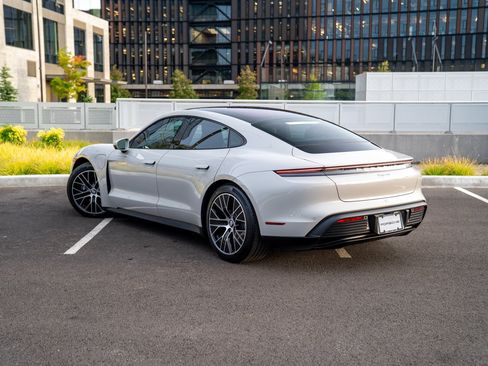 Certified 2023 Porsche Taycan w/ Premium Package RWD image 3