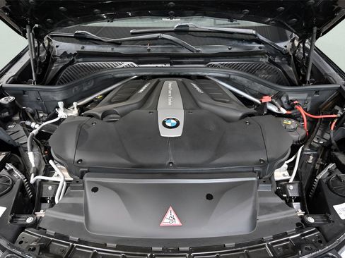 Used 2018 BMW X5 xDrive50i AWD/4WD image 33