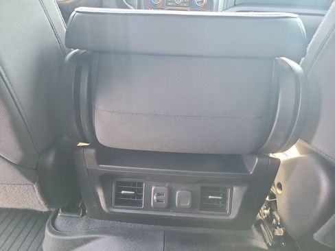 Used 2021 Chevrolet Silverado 1500 LT image 40