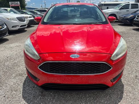 Used 2016 Ford Focus SE w/ SE Cold Weather Package FWD image 2