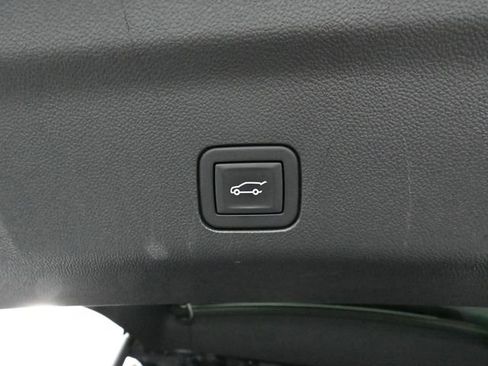 Used 2025 Chevrolet Tahoe High Country image 54