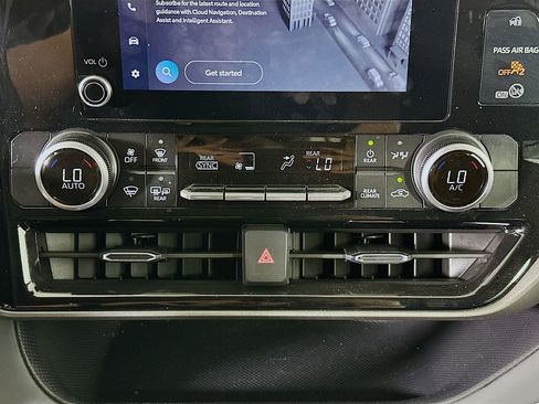 Used 2025 Toyota Highlander LE image 24