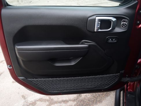 Used 2022 Jeep Wrangler Unlimited Sport image 18