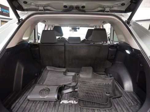 Used 2022 Toyota RAV4 XLE image 10