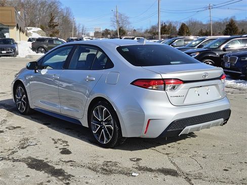 Used 2022 Toyota Corolla SE image 3