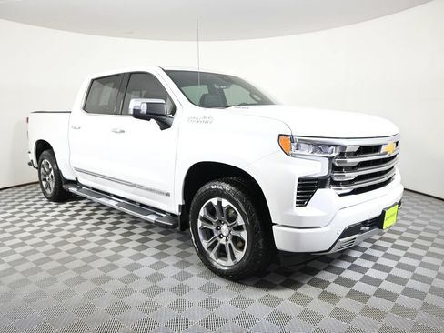 Used 2024 Chevrolet Silverado 1500 High Country w/ Technology Package AWD/4WD image 10