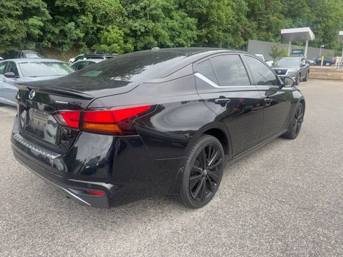 Used 2022 Nissan Altima 2.5 SR w/ Midnight Edition Package AWD/4WD image 6