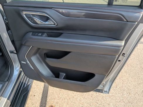 Used 2023 Chevrolet Suburban RST w/ Luxury Package AWD/4WD image 6