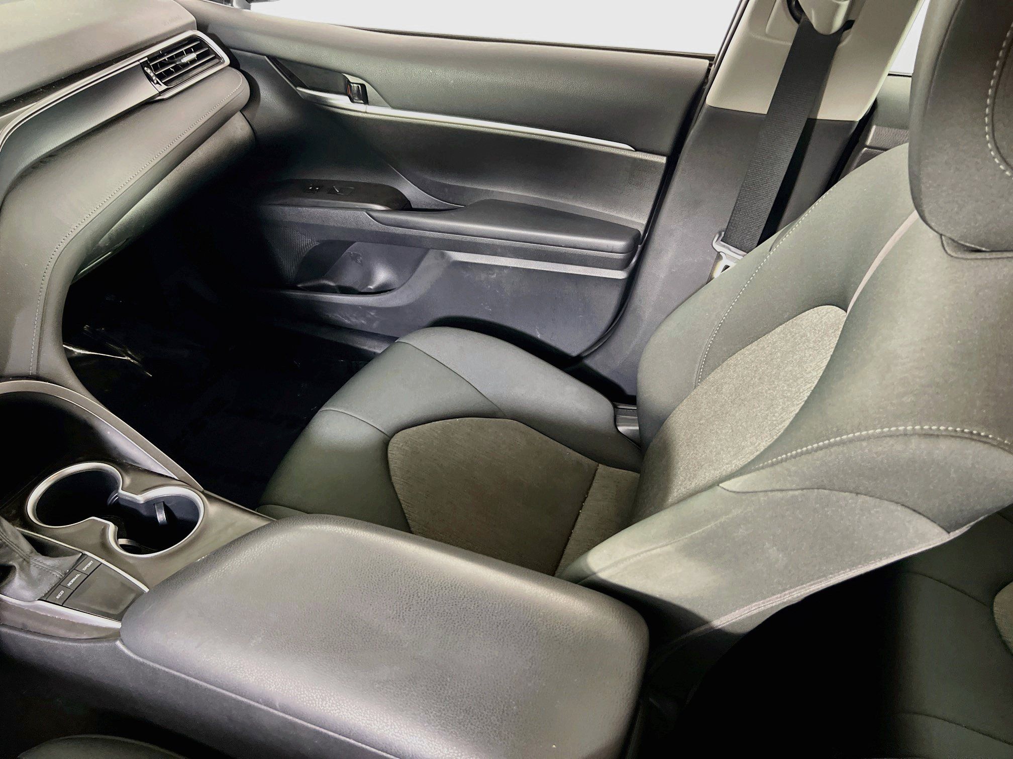 Used 2023 Toyota Camry LE FWD image 21