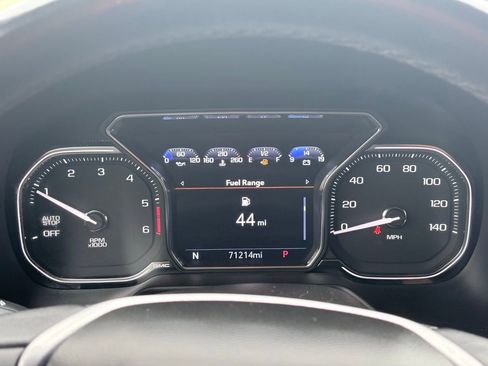 Used 2021 GMC Yukon XL SLT image 9