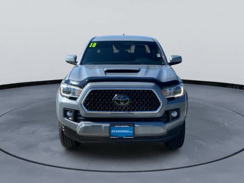 Used 2018 Toyota Tacoma TRD Sport w/ Technology Package RWD image 2