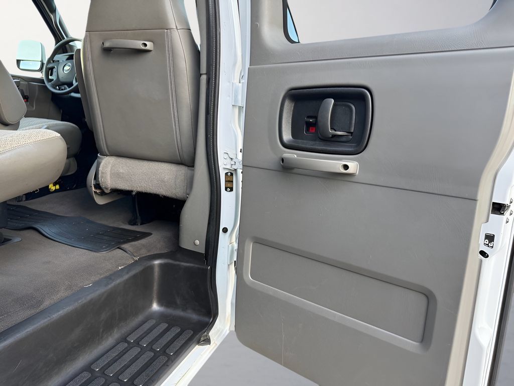 Used 2021 Chevrolet Express 2500 w/ Driver Convenience Package RWD image 11