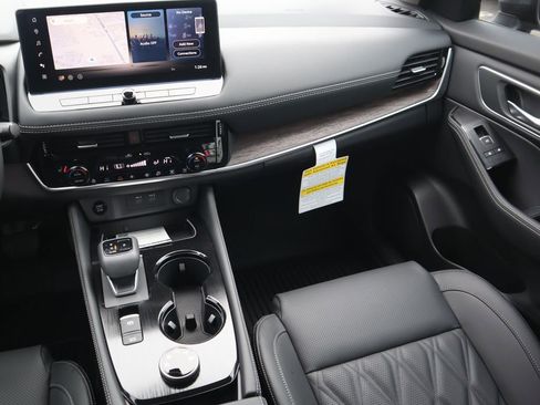 New 2026 Nissan Rogue Platinum image 12