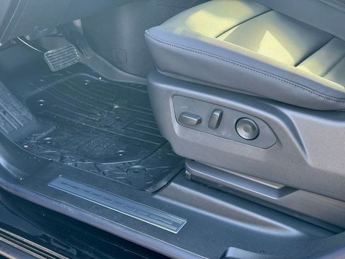 New 2025 GMC Hummer EV 2X w/ LPO, Sport Package image 21