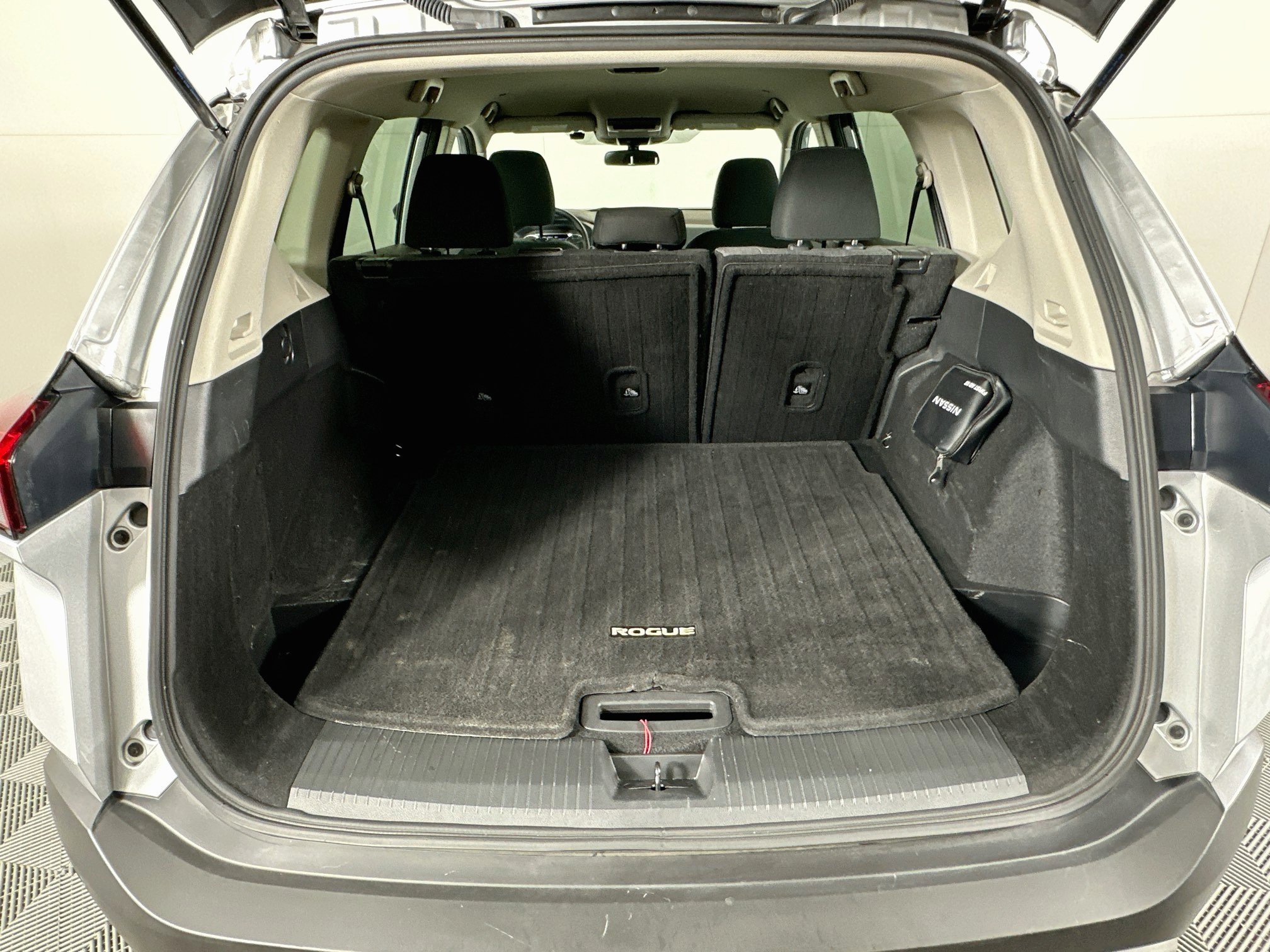 Used 2022 Nissan Rogue SV AWD/4WD image 29