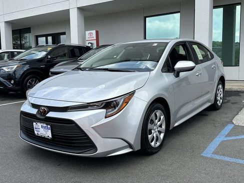 Used 2023 Toyota Corolla LE FWD image 1