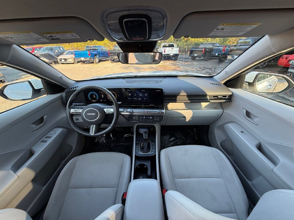 Used 2025 Hyundai Kona SEL FWD image 21