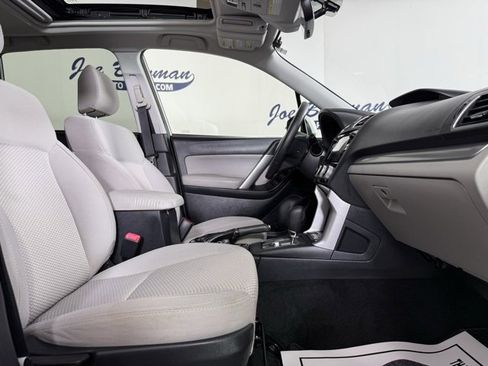 Used 2017 Subaru Forester 2.5i Premium image 18