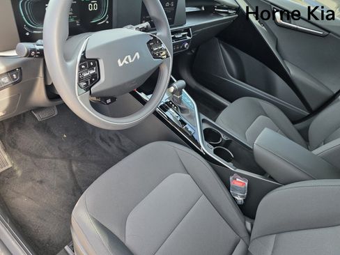New 2026 Kia Niro LX FWD image 11