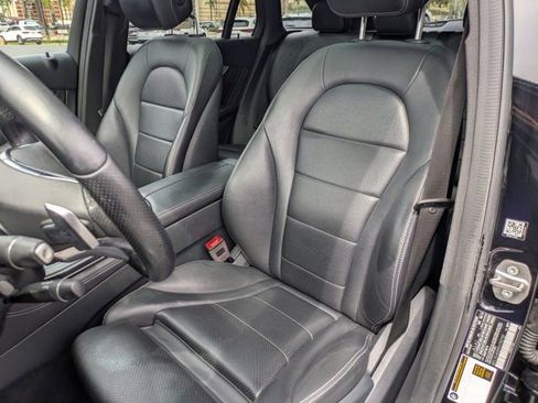 Used 2019 Mercedes-Benz GLC 300 4MATIC image 11