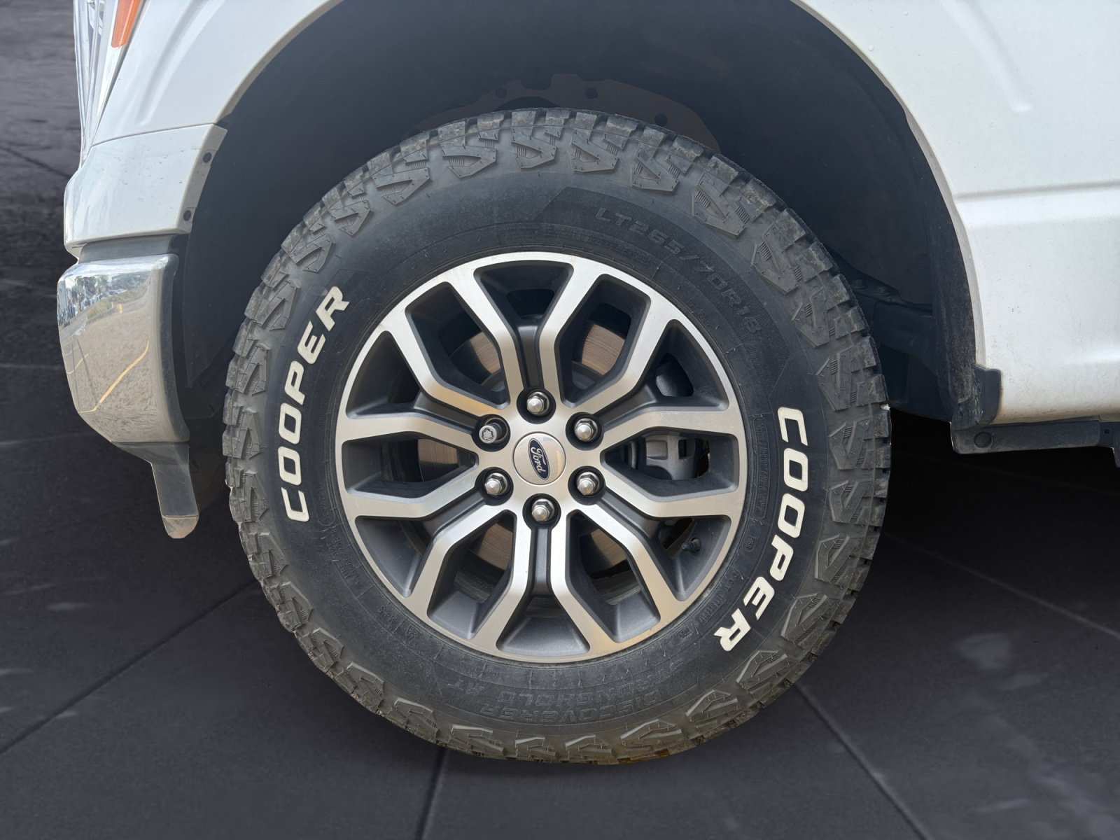Used 2021 Ford F150 Lariat w/ FX4 Off-Road Package AWD/4WD image 14