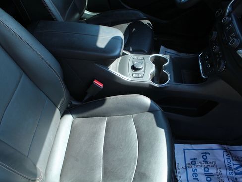 Used 2019 GMC Terrain SLT FWD image 27