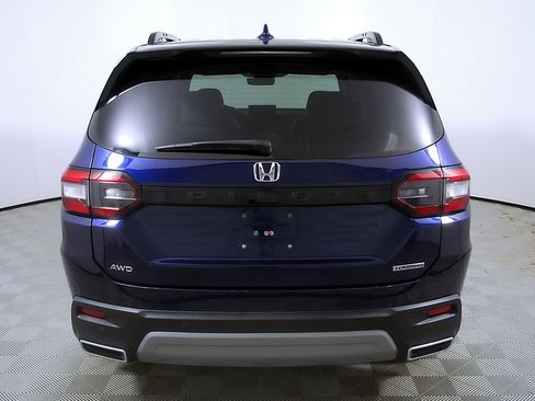 Used 2023 Honda Pilot Touring image 8