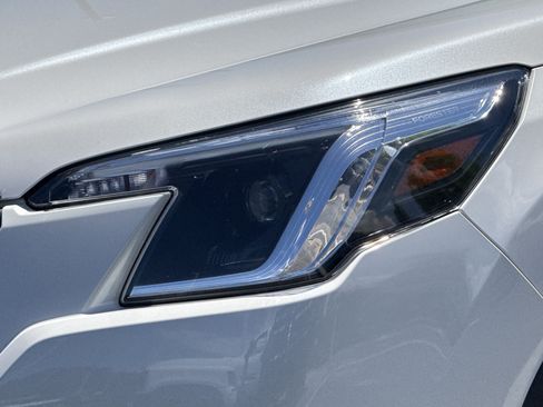 Used 2022 Subaru Forester Premium AWD/4WD image 5