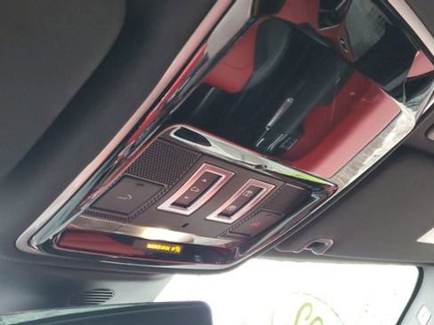 Used 2022 Land Rover Range Rover Sport SVR image 19