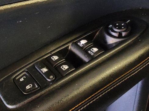 Used 2018 Jeep Compass Latitude w/ Popular Equipment Group FWD image 27