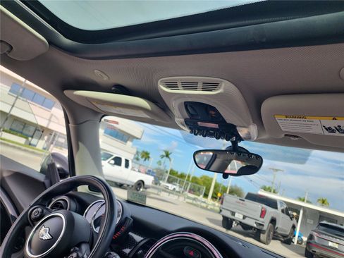 Used 2015 MINI Cooper S image 27