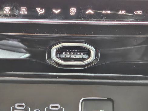 New 2026 Jeep Grand Cherokee Altitude image 13