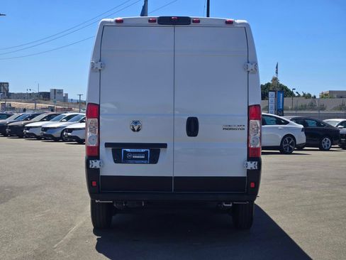 Used 2025 RAM ProMaster 2500 w/ Convenience Group FWD image 6