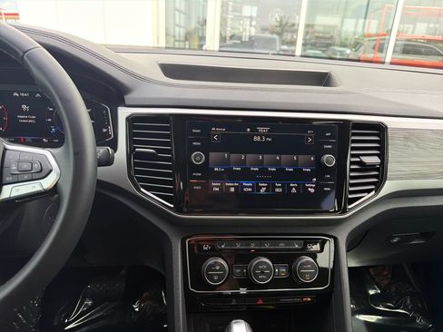 Certified 2022 Volkswagen Atlas Cross Sport SE AWD/4WD image 20