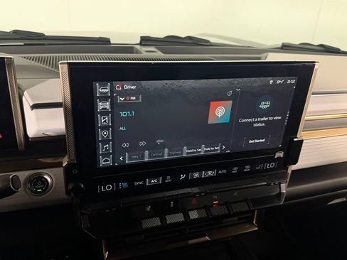Used 2025 GMC Hummer EV 2X AWD/4WD image 19