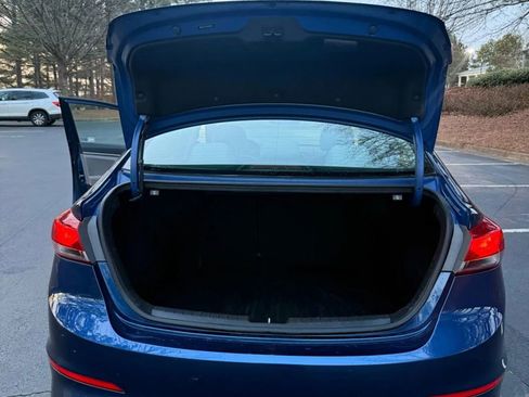 Used 2017 Hyundai Elantra SE image 7