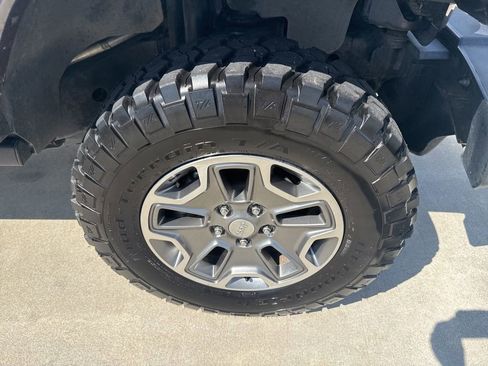 Used 2014 Jeep Wrangler Rubicon w/ Power Convenience Group AWD/4WD image 7