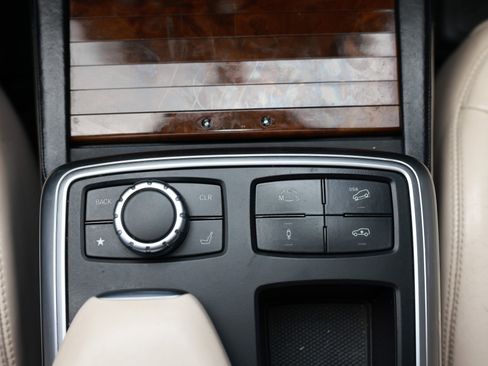 Used 2015 Mercedes-Benz GL 63 AMG 4MATIC image 54