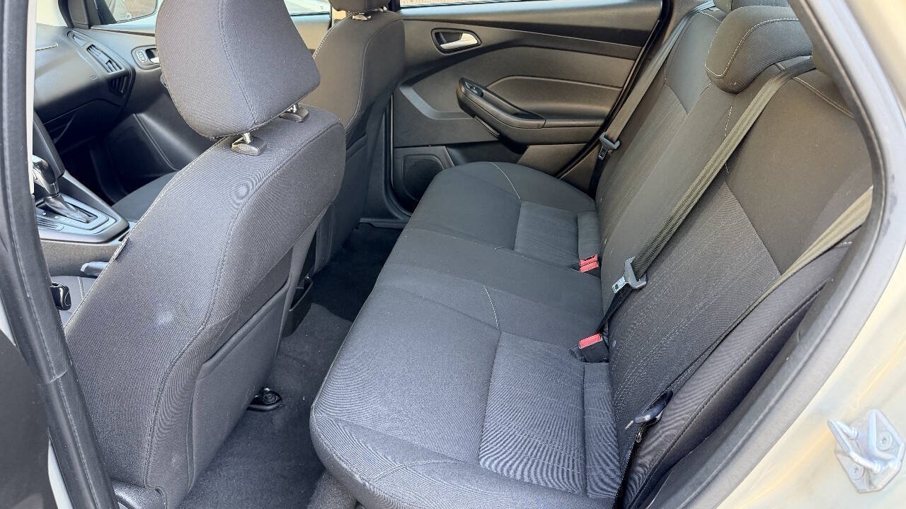 Used 2016 Ford Focus SE FWD image 12