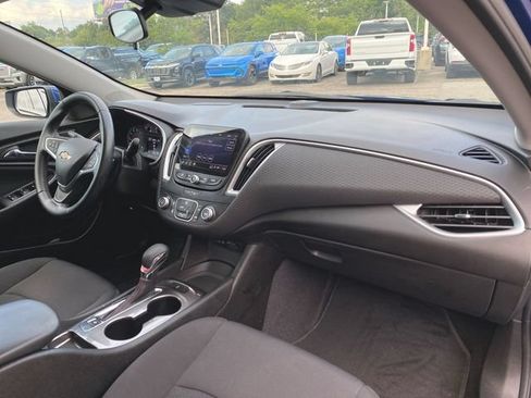 Used 2023 Chevrolet Malibu RS FWD image 26