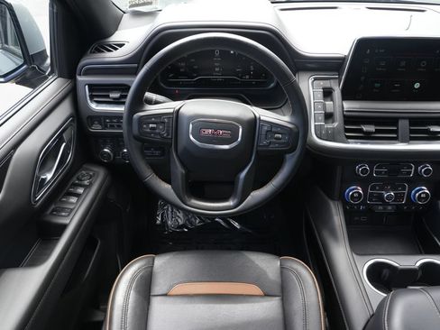 Used 2023 GMC Yukon XL AT4 w/ AT4 Premium Plus Package AWD/4WD image 18