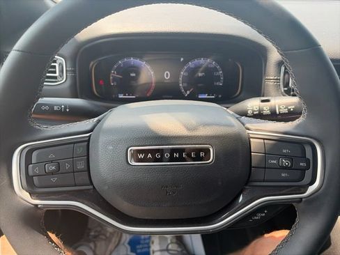 Used 2023 Jeep Wagoneer 4WD image 21