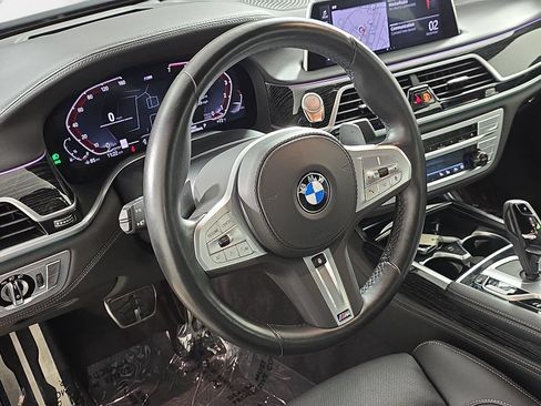 Used 2022 BMW 750i xDrive w/ Executive Package AWD/4WD image 19