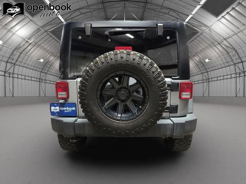 Used 2018 Jeep Wrangler Unlimited Sport S AWD/4WD image 6