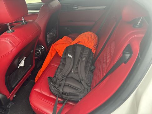 Used 2018 Alfa Romeo Stelvio Ti Sport image 4