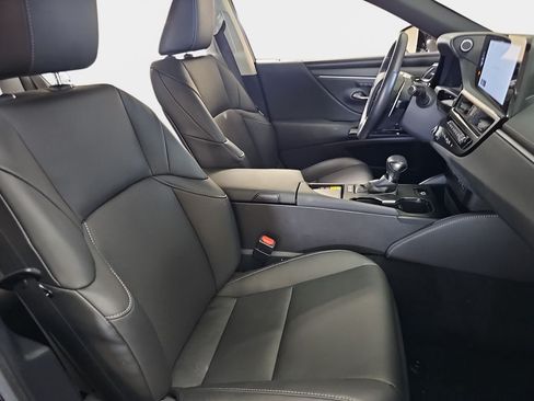 Certified 2025 Lexus ES 300h w/ Premium Package FWD image 10