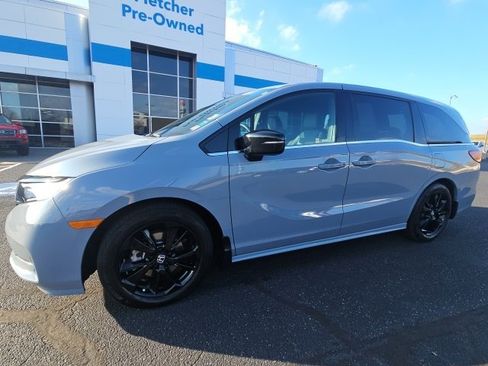 Certified 2024 Honda Odyssey Sport image 2