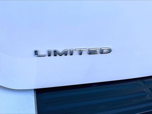 Used 2017 Ford Expedition EL Limited RWD image 8