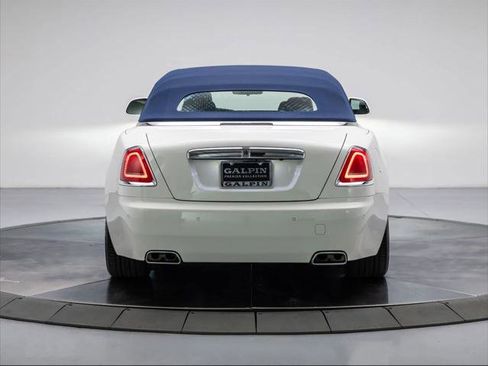 Used 2020 Rolls-Royce Dawn RWD image 12